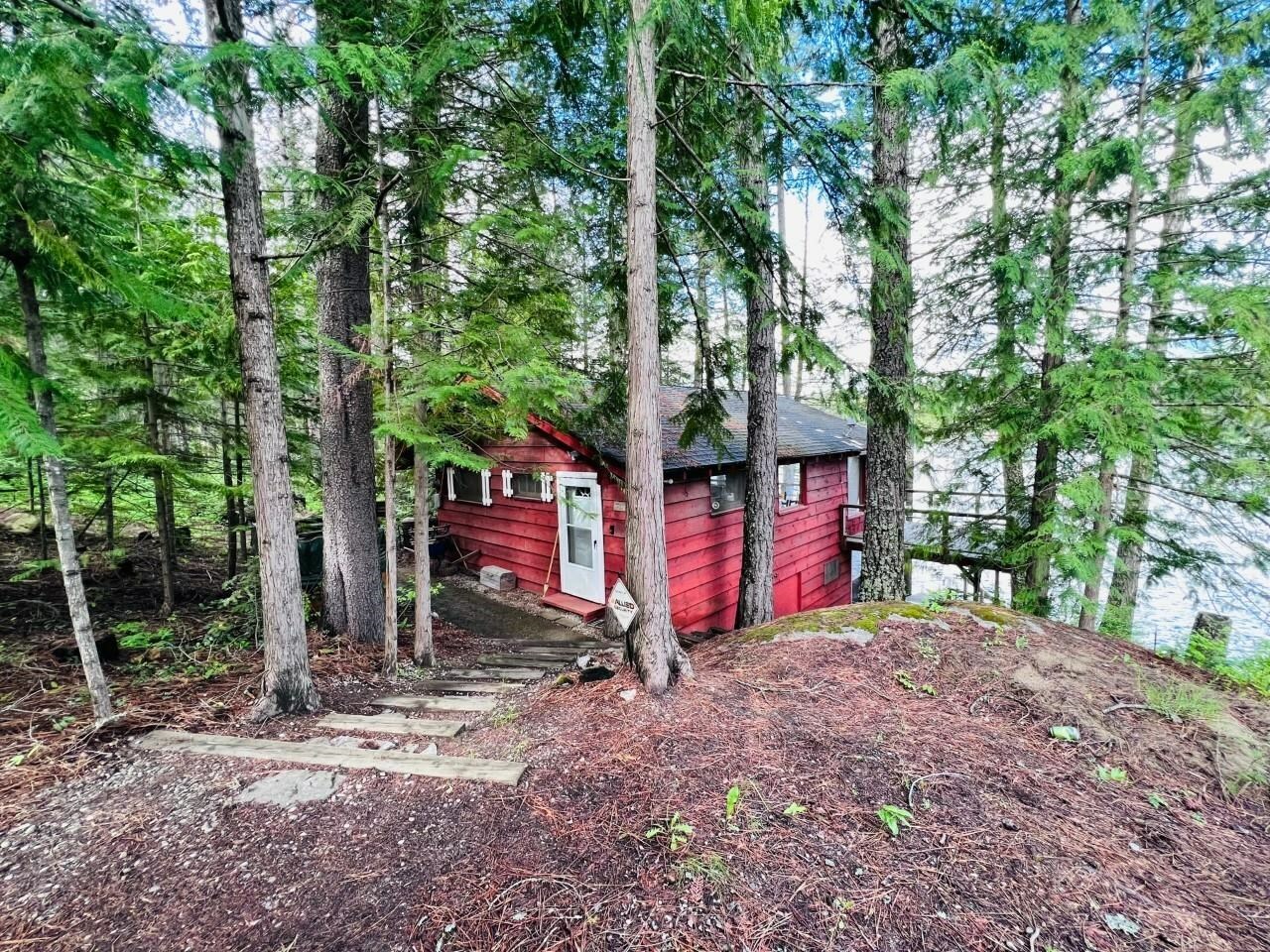 Property Photo: 5131 Hwy 211 WA 99156