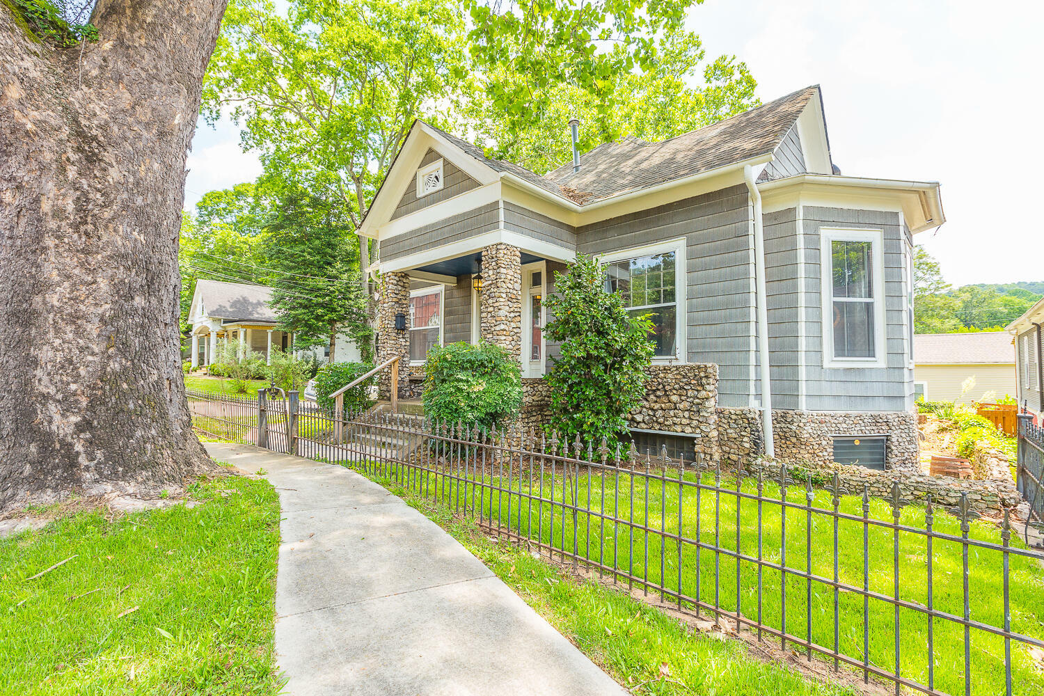 Property Photo:  4800 St Elmo Avenue  TN 37409 