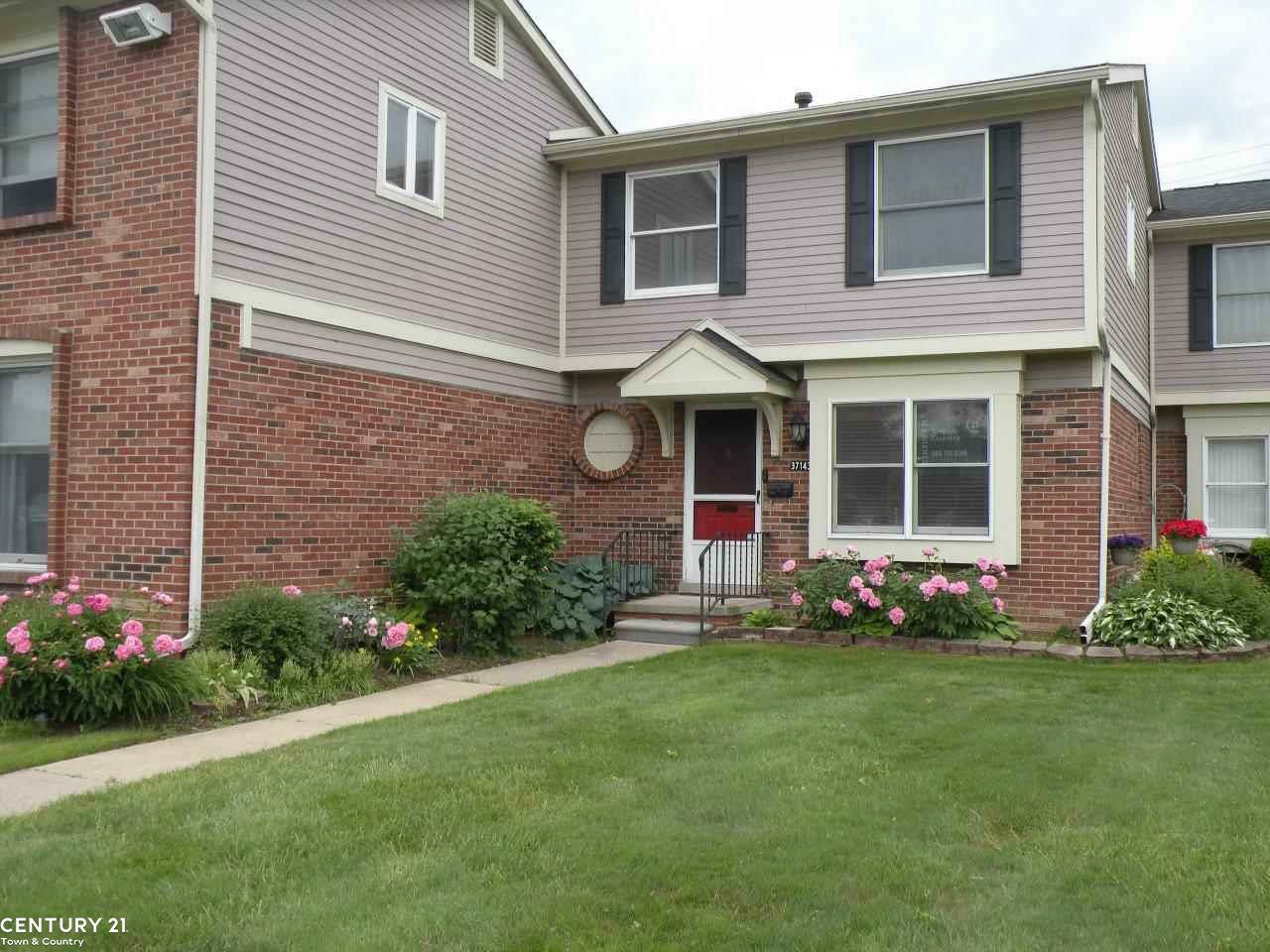 Property Photo:  37143 Charter Oaks Blvd  MI 48036 