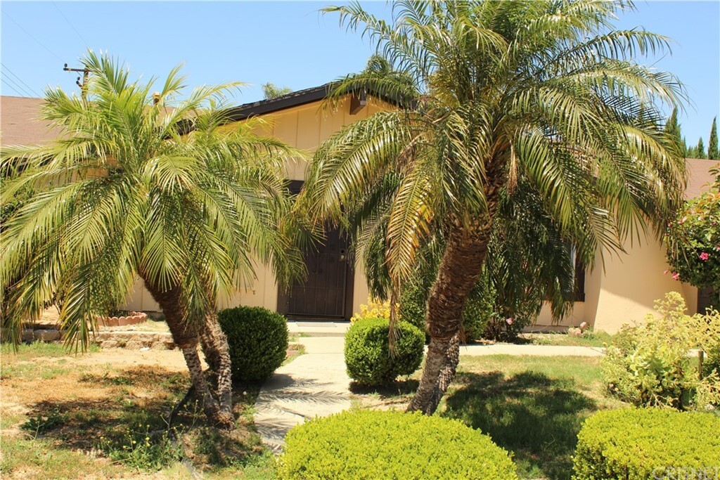 Property Photo:  455 Royal Avenue  CA 93065 