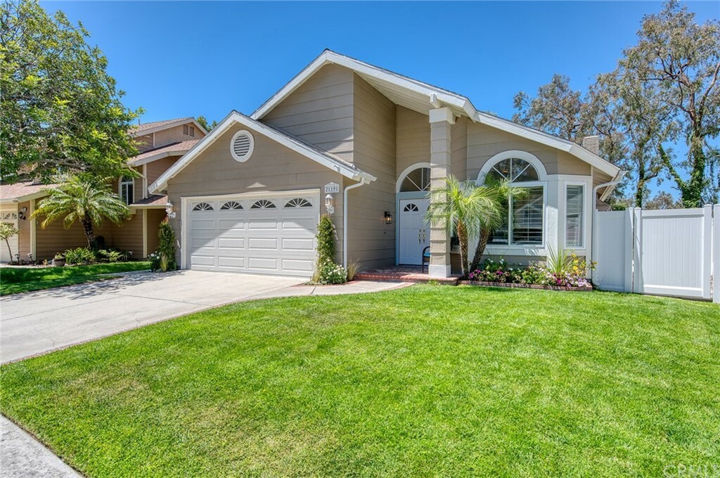 Property Photo:  21191 Briarwood Lane  CA 92679 