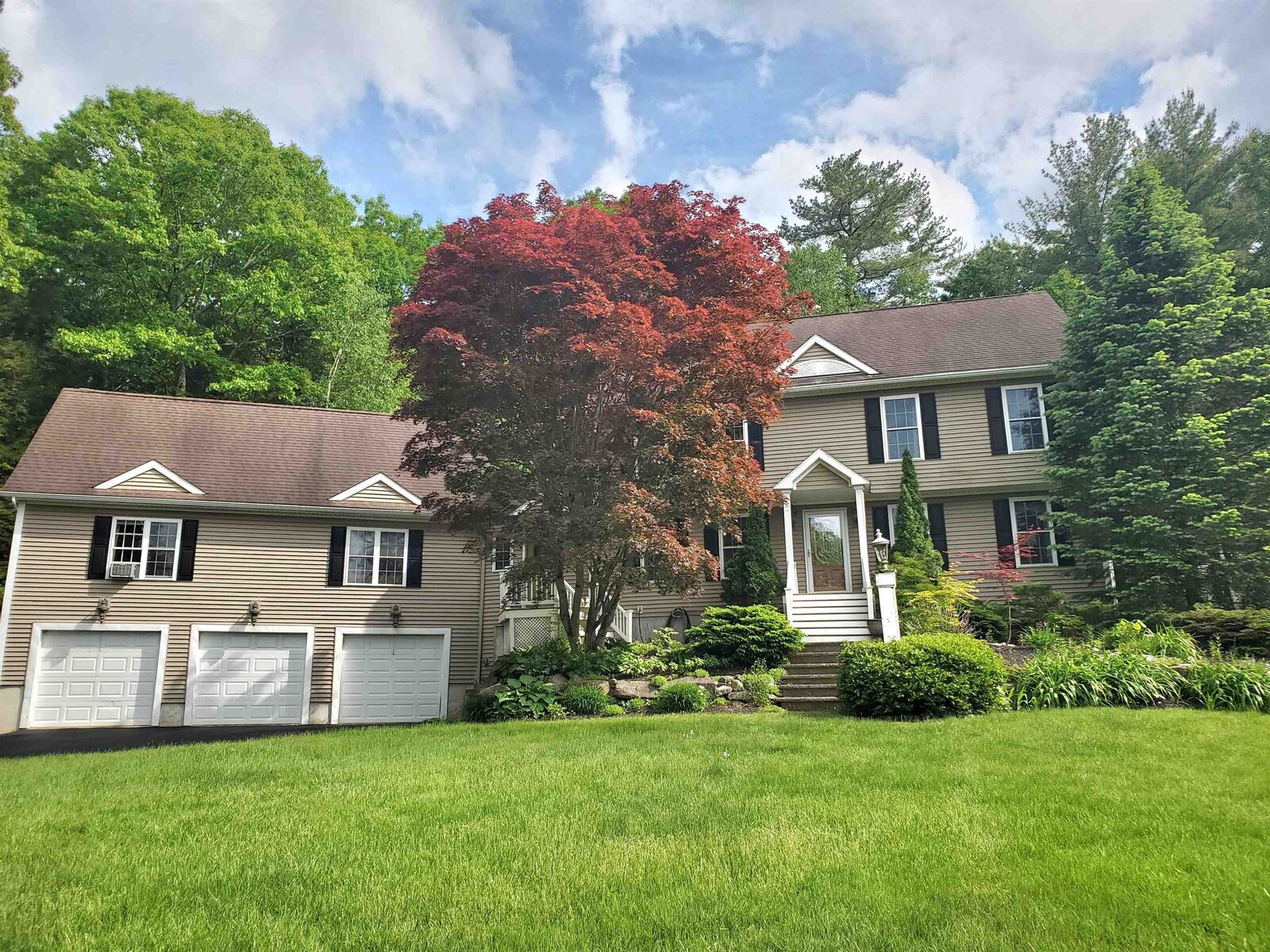 Property Photo:  1 Coventry Road  NH 03087 