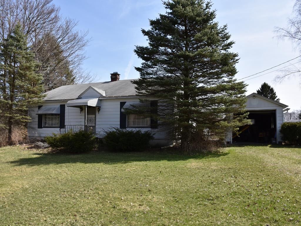 Property Photo:  7662 Mercer Pike  PA 16335 