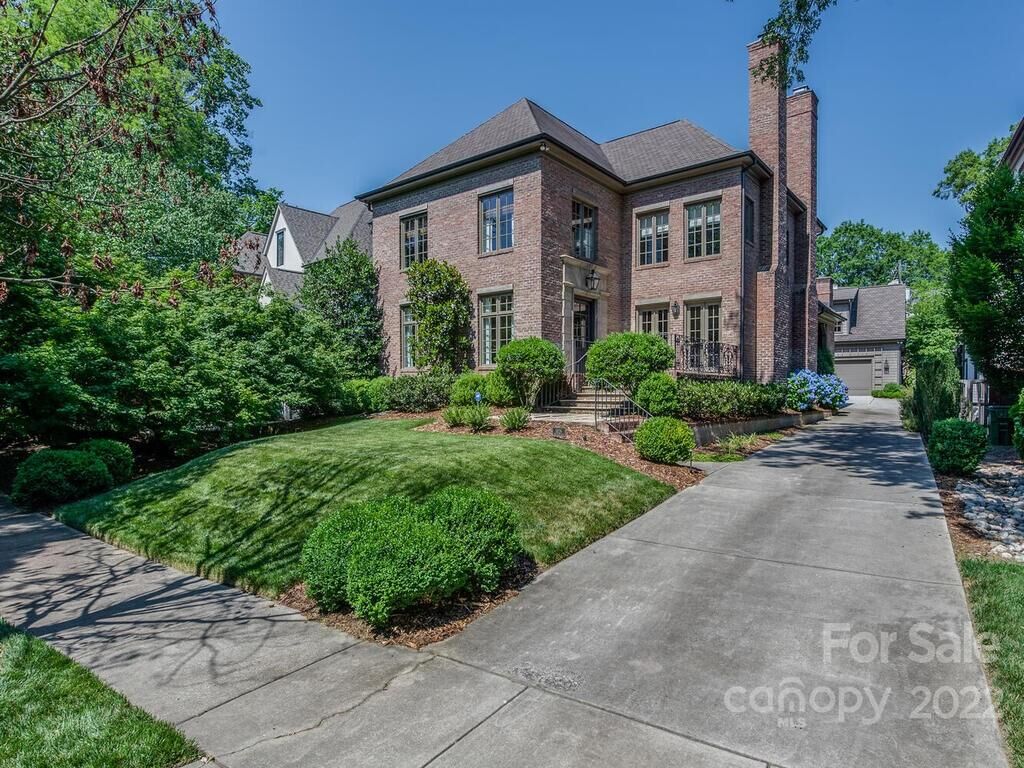 Property Photo: 1626 Scotland Avenue NC 28207