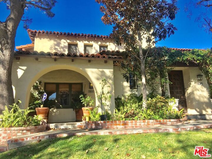 327  N Orange Dr  Los Angeles CA 90036 photo