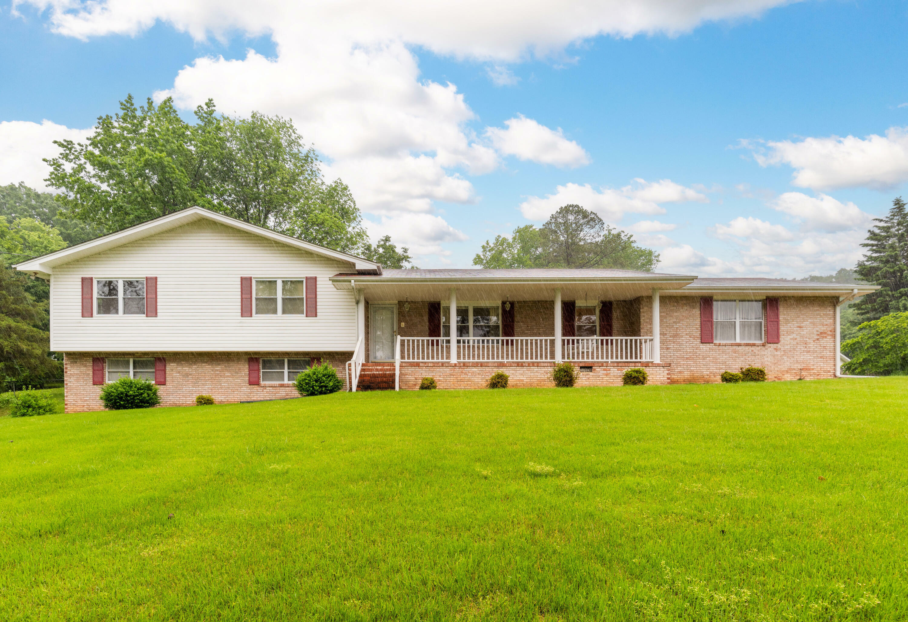 Property Photo:  2101 Colonial Parkway Drive  TN 37421 