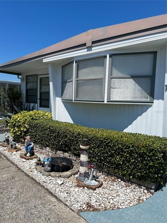 Property Photo:  