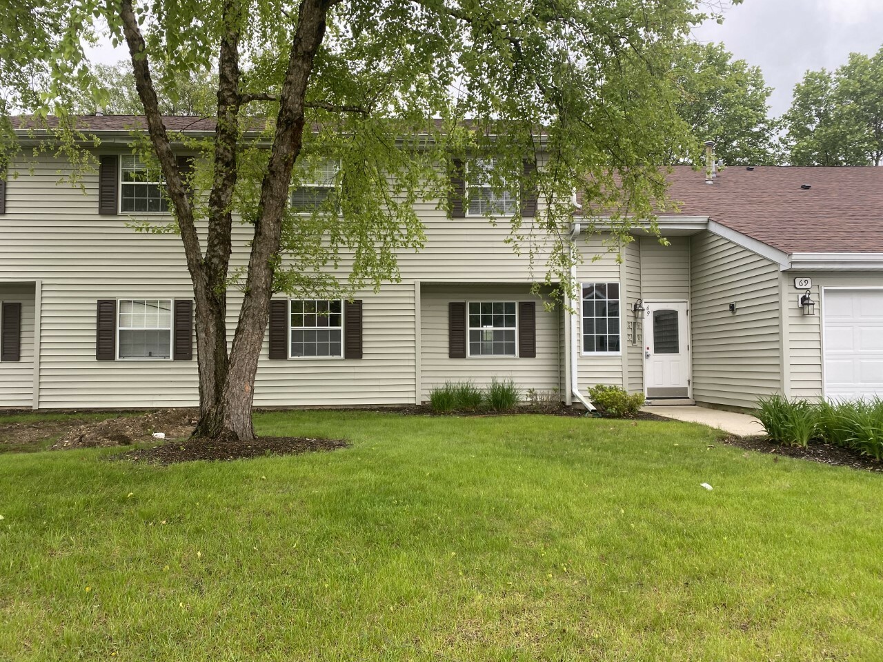 Property Photo:  69 Gant Circle G  IL 60107 