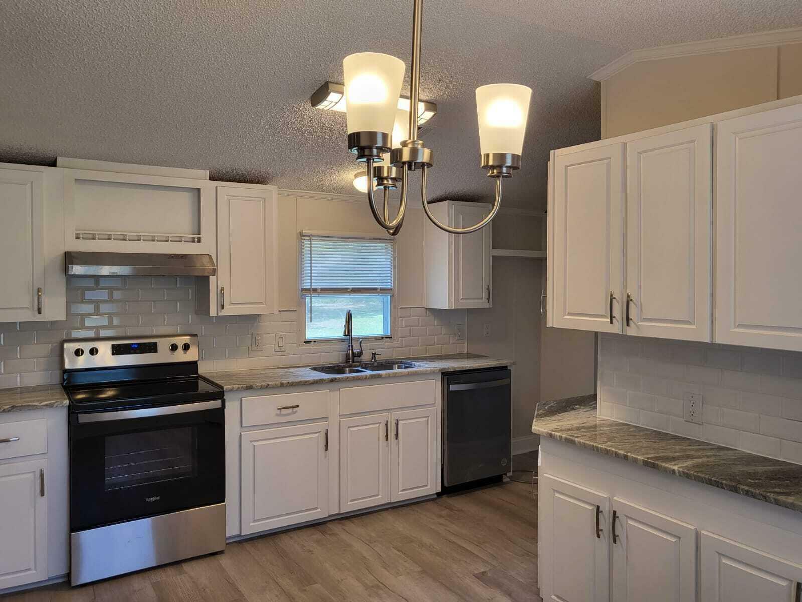 Property Photo: 6505 Florida Avenue FL 32539