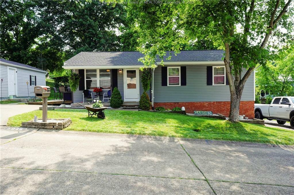 Property Photo: 5046 Elmhaven Circle WV 25313