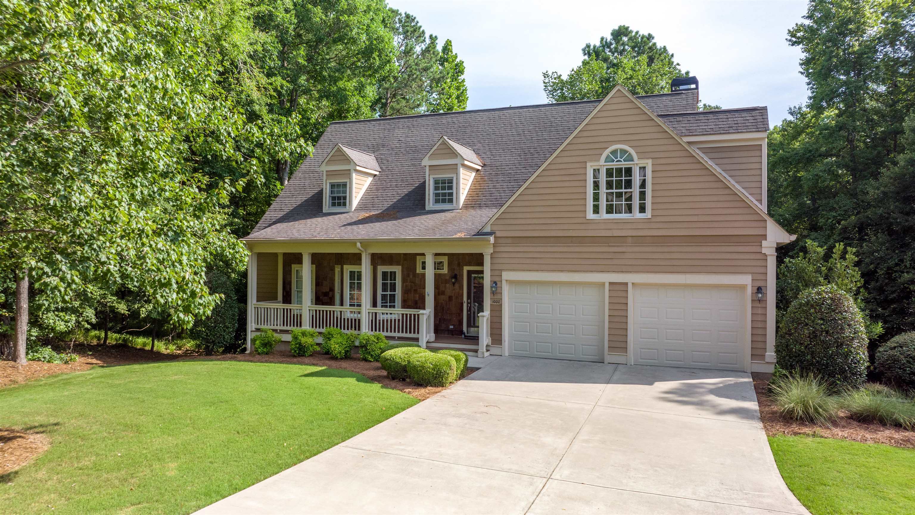 Property Photo:  1000 Lakeside Court  GA 30642 