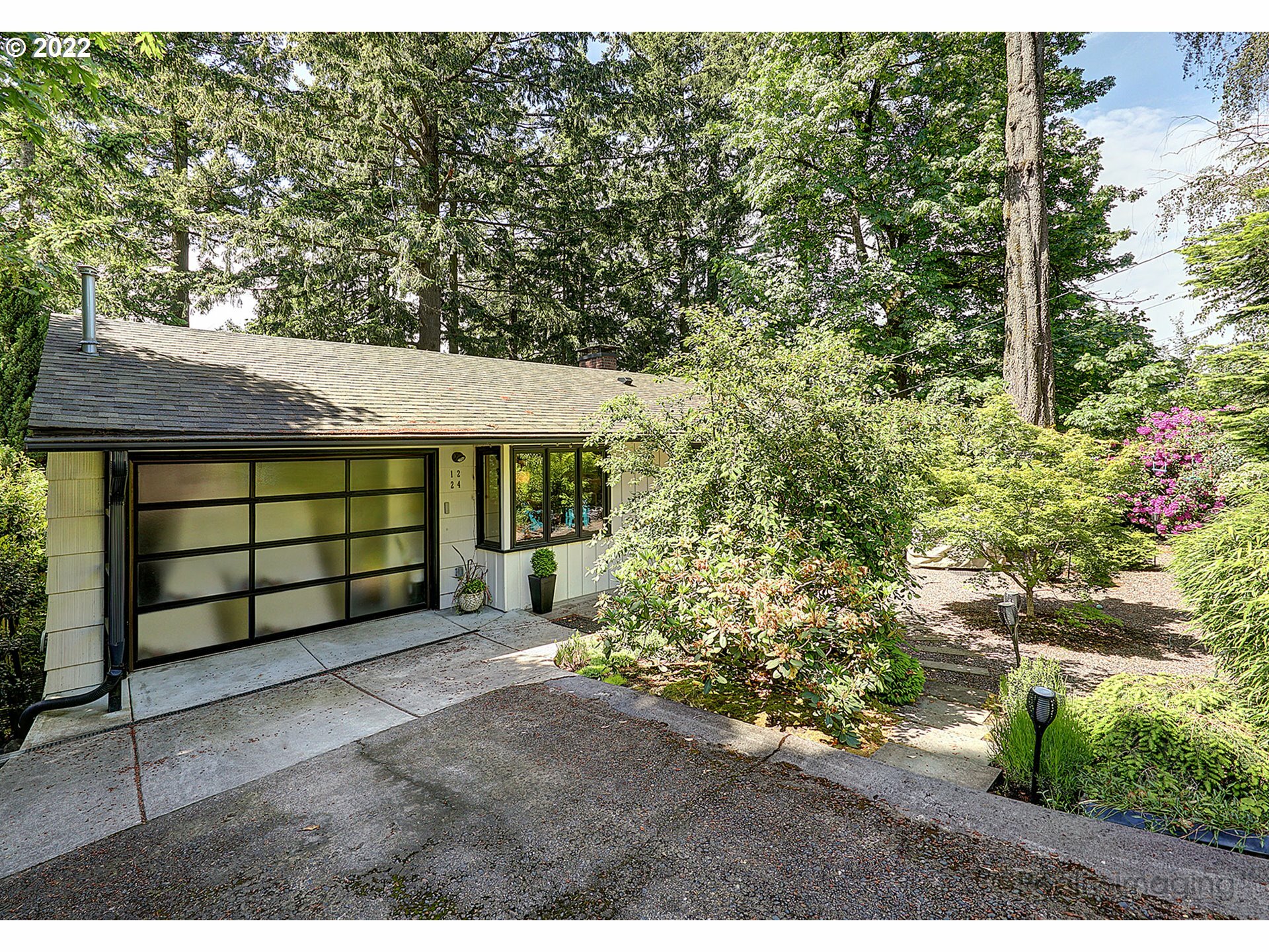 Property Photo: 1224 SW Westwood Ct OR 97239