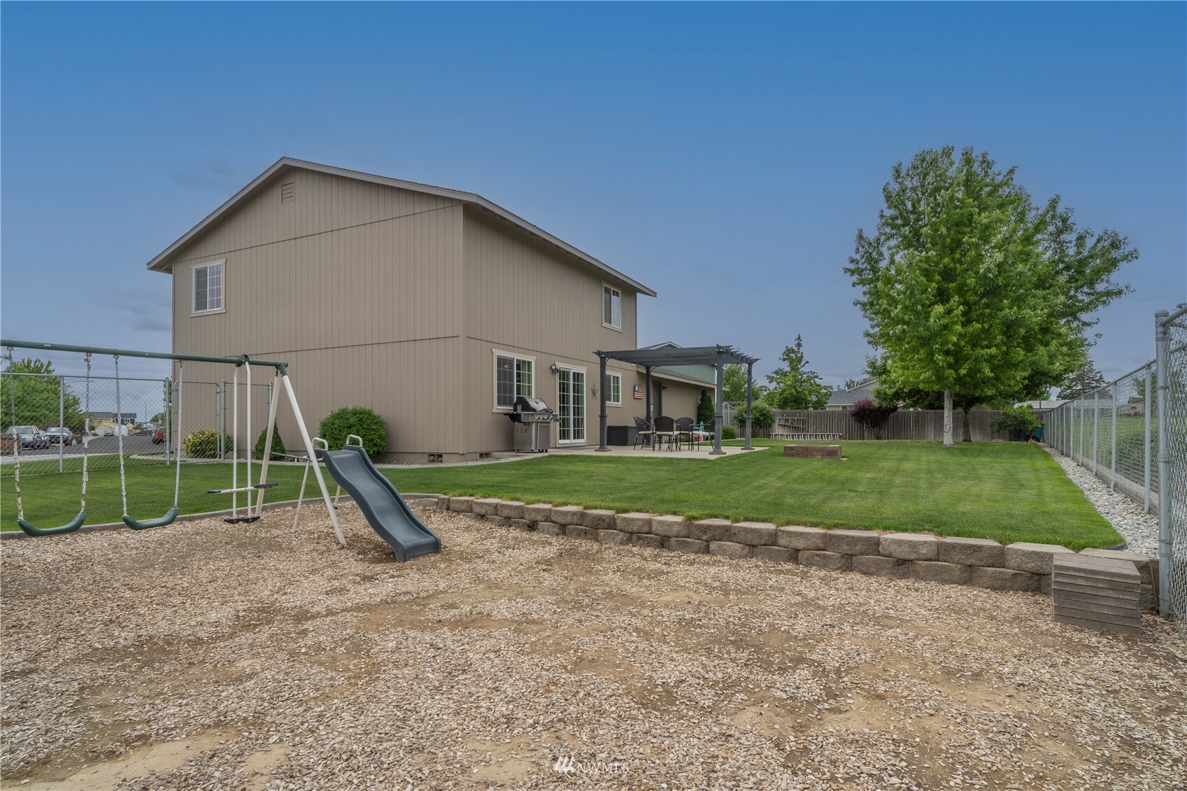 Property Photo: 534 N Monarch Street WA 98837