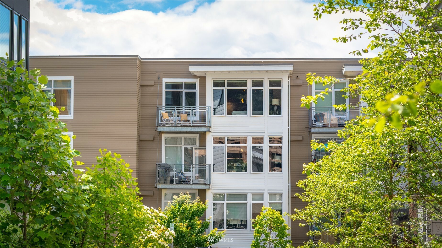 Property Photo:  170 Harbor Square Loop NE A409  WA 98110 