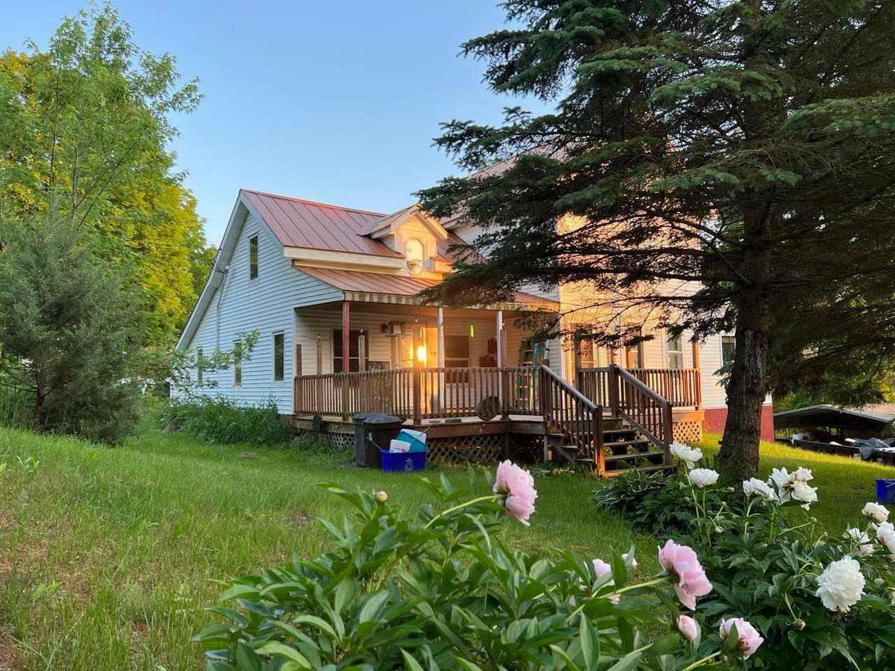 Property Photo:  137 Ridge St  WI 54624 