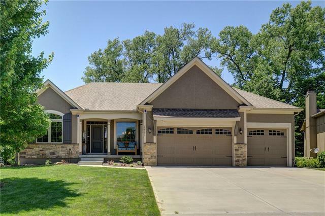 Property Photo: 22541 S Roosevelt Street KS 66083