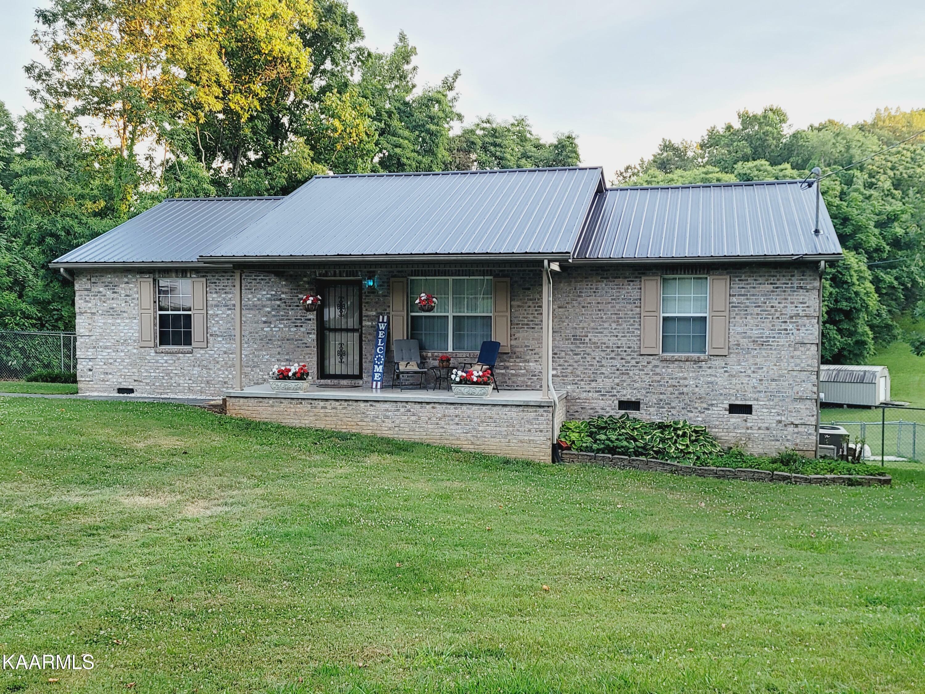 Property Photo: 8301 Brickyard Rd TN 37849
