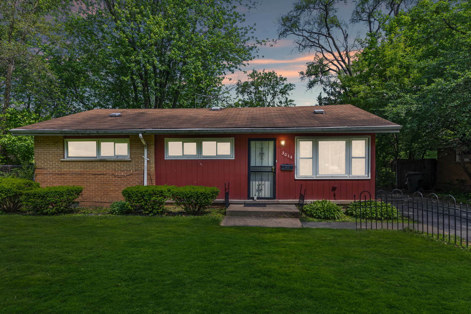 Property Photo:  3014 Wilshire Avenue  IL 60428 