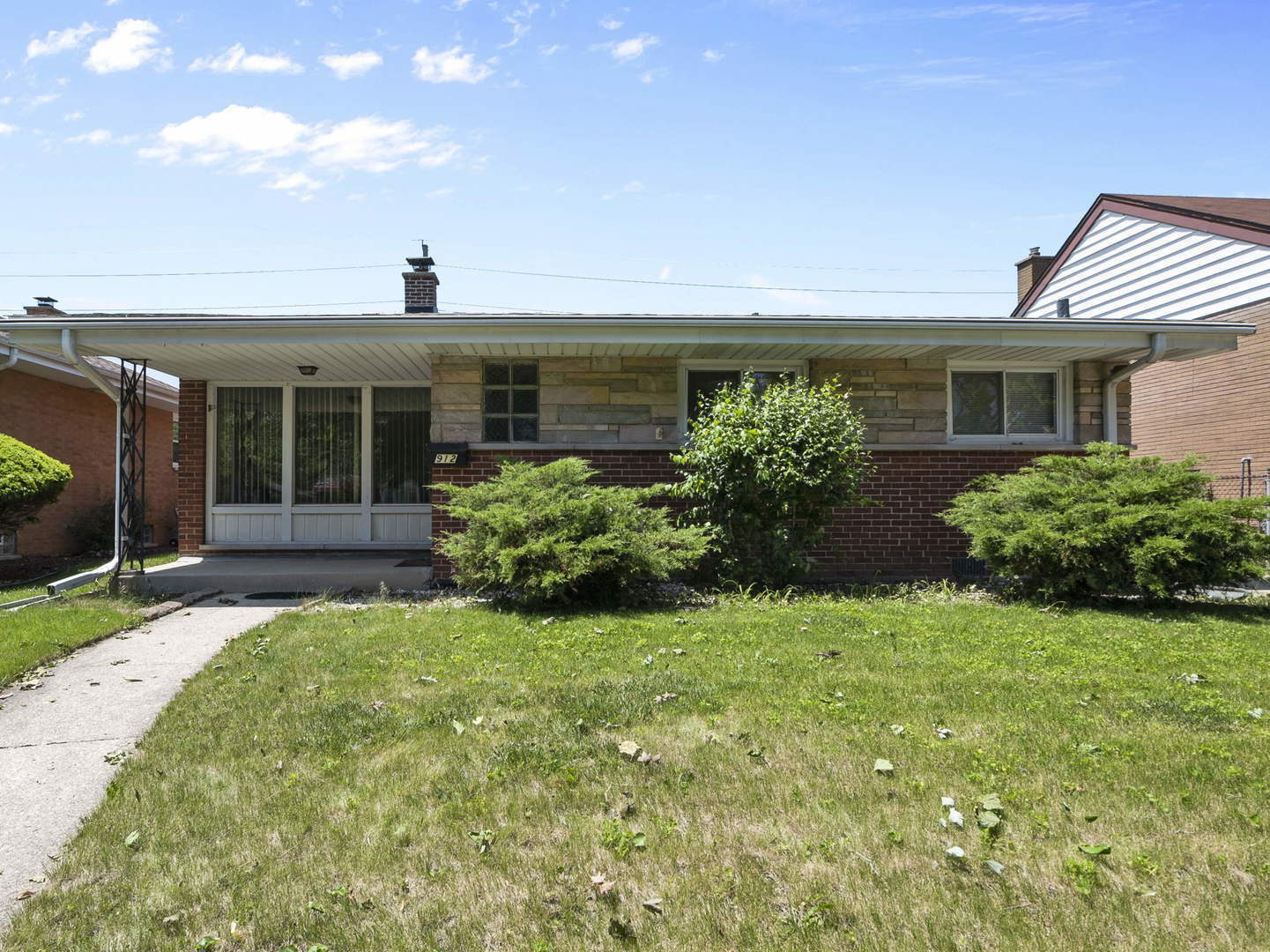 Property Photo:  912 Westchester Boulevard  IL 60154 