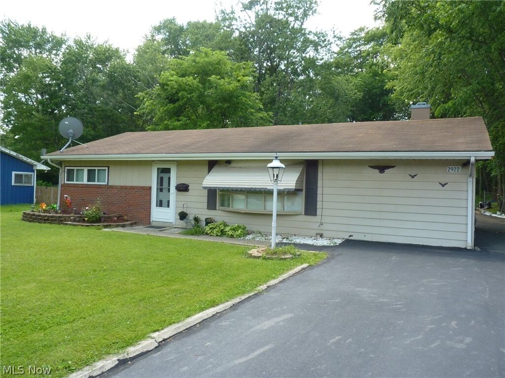 Property Photo:  2922 Bainbridge Avenue  OH 44511 