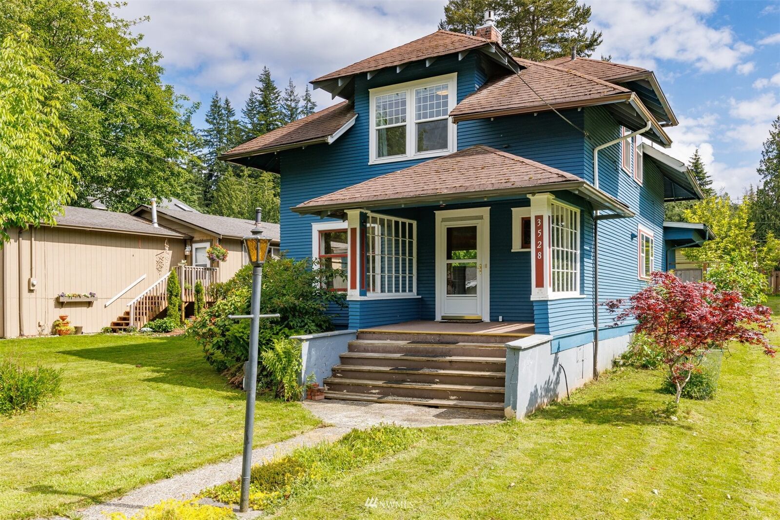 Property Photo: 3528 Lakeway Drive WA 98229