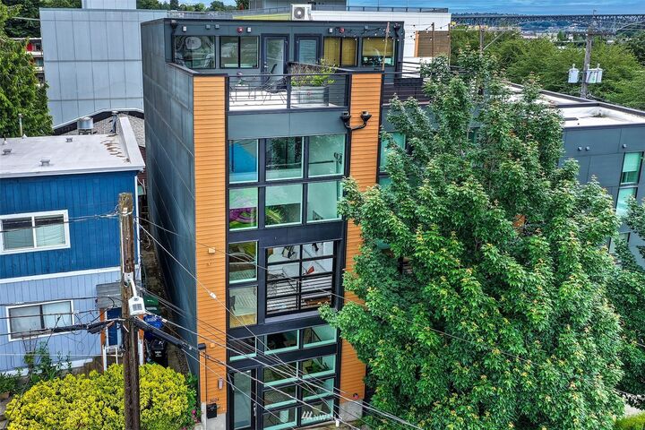 Property Photo: 3604 Palatine Avenue N WA 98103