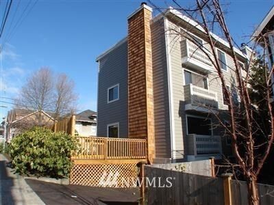 Property Photo: 555 Prospect Street 5 WA 98109