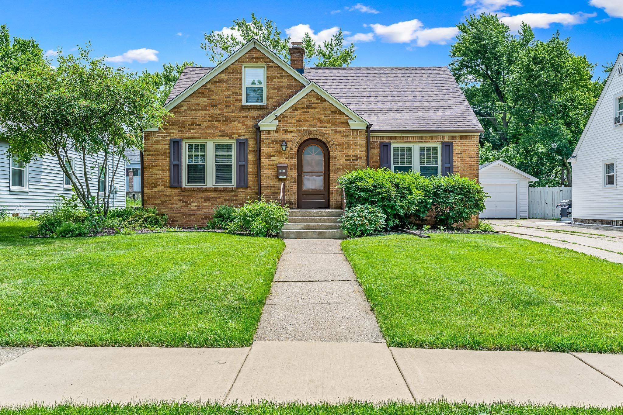 Property Photo:  1708 East Gate Parkway  IL 61108 