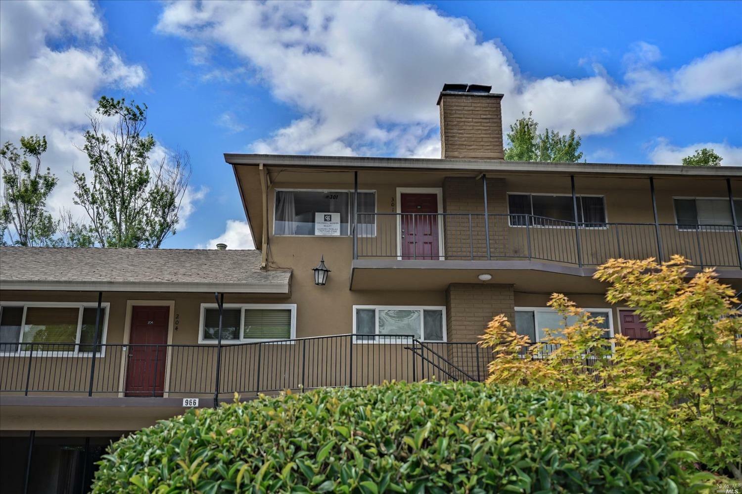 Property Photo:  966 Borden Villa Drive 301  CA 95401 