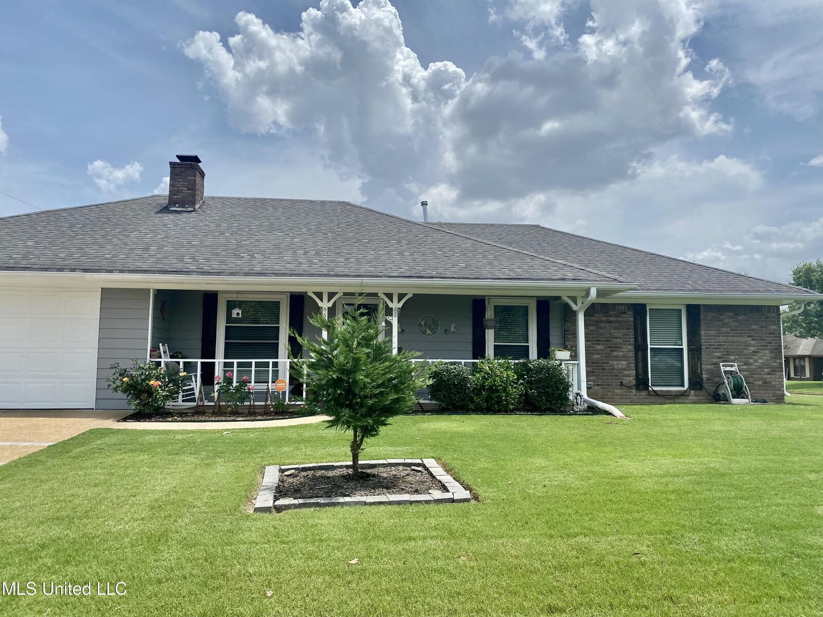 Property Photo: 6650 Alexander Drive MS 38654