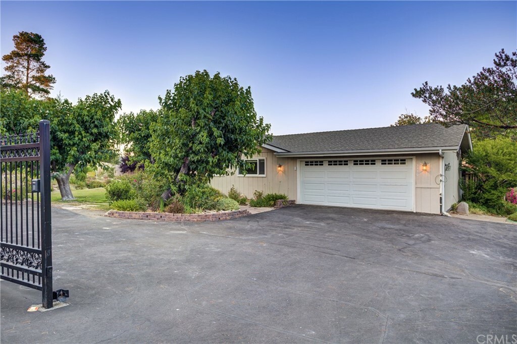 Property Photo:  3450 Amargon Road  CA 93422 