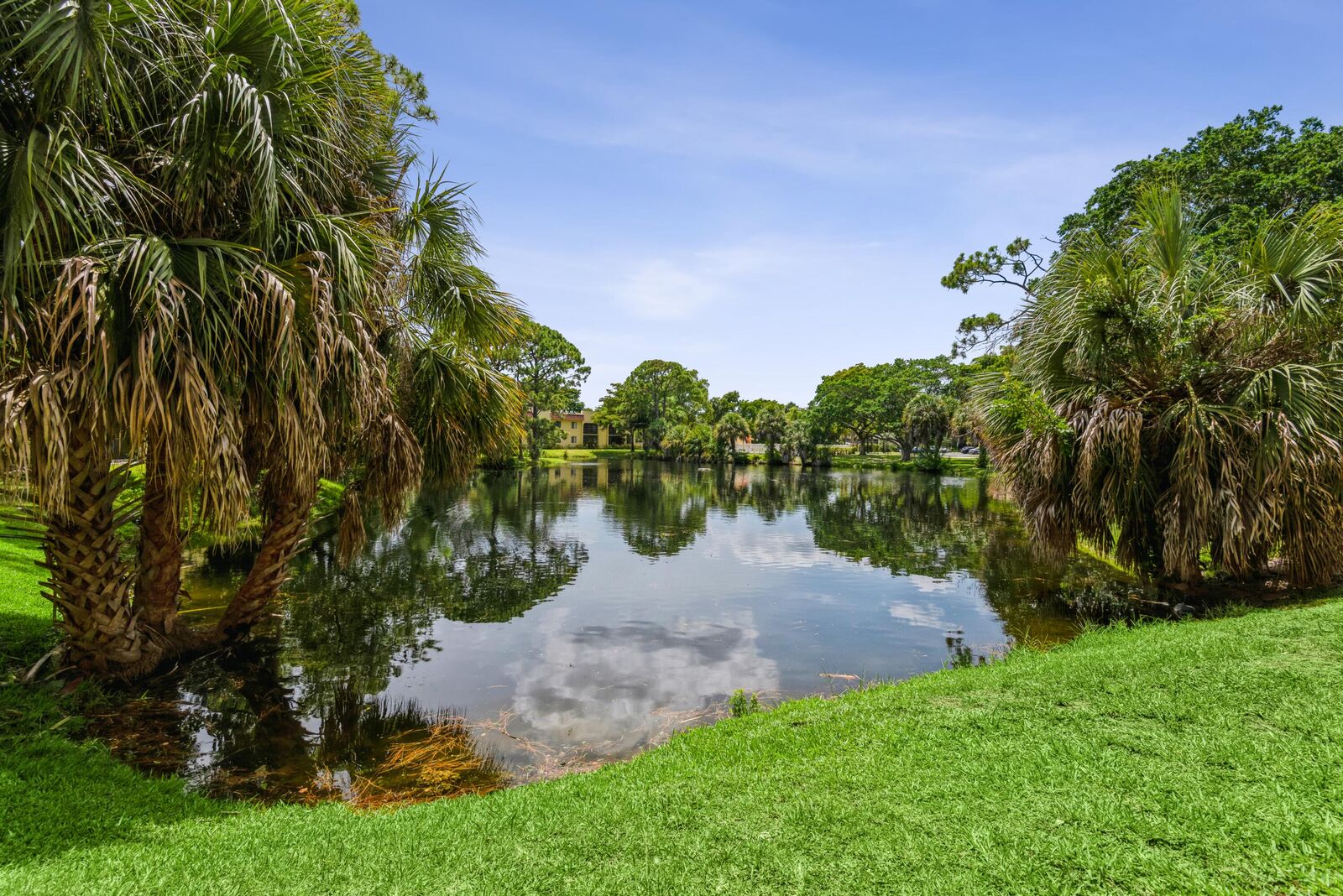 Property Photo: 918 SW 9th Street Circle 101 FL 33486