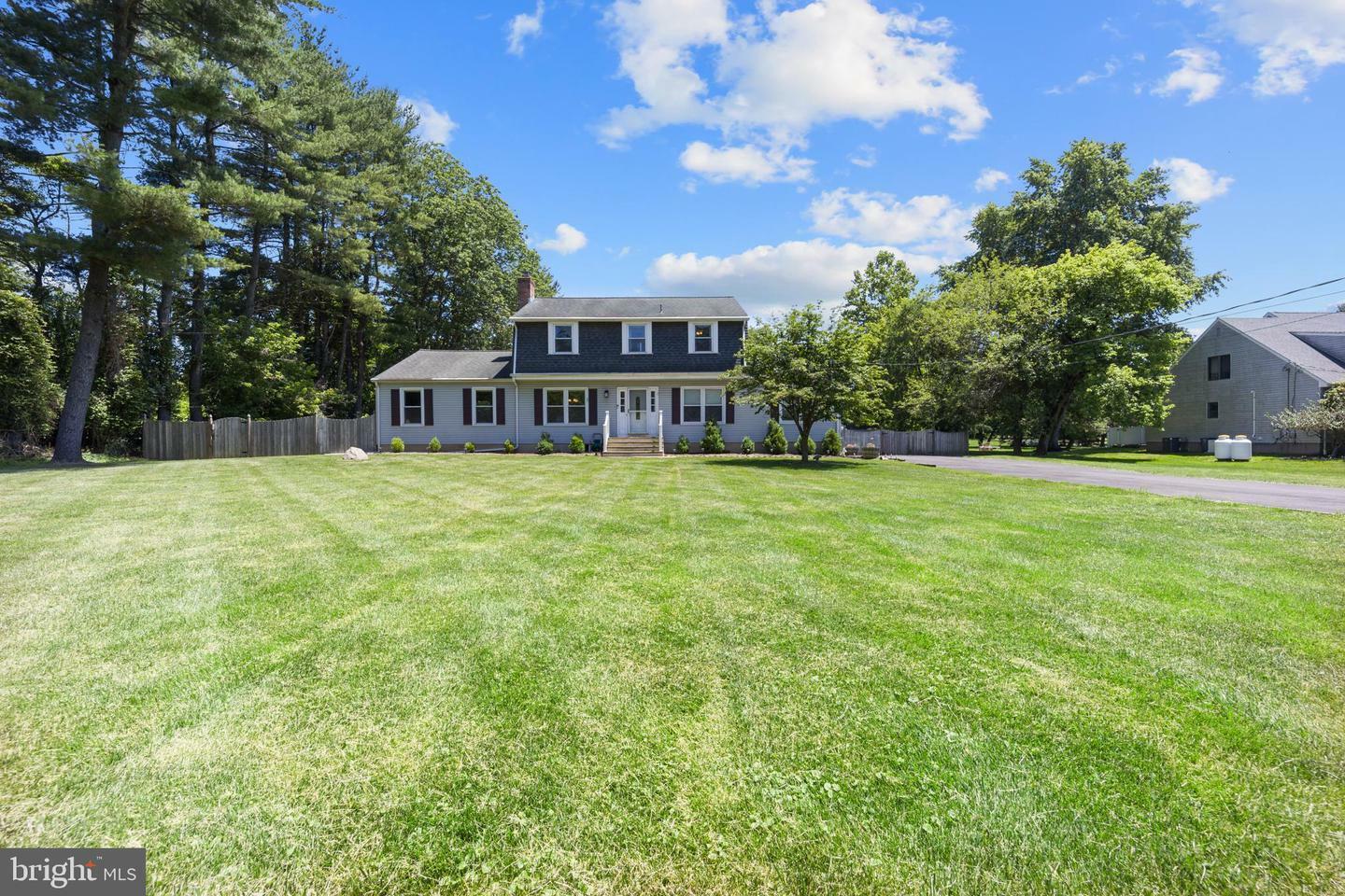 Property Photo:  524 Hamden Road  NJ 08801 