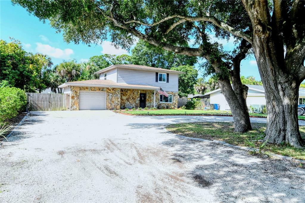 Property Photo:  2938 Williamsburg Street  FL 34231 