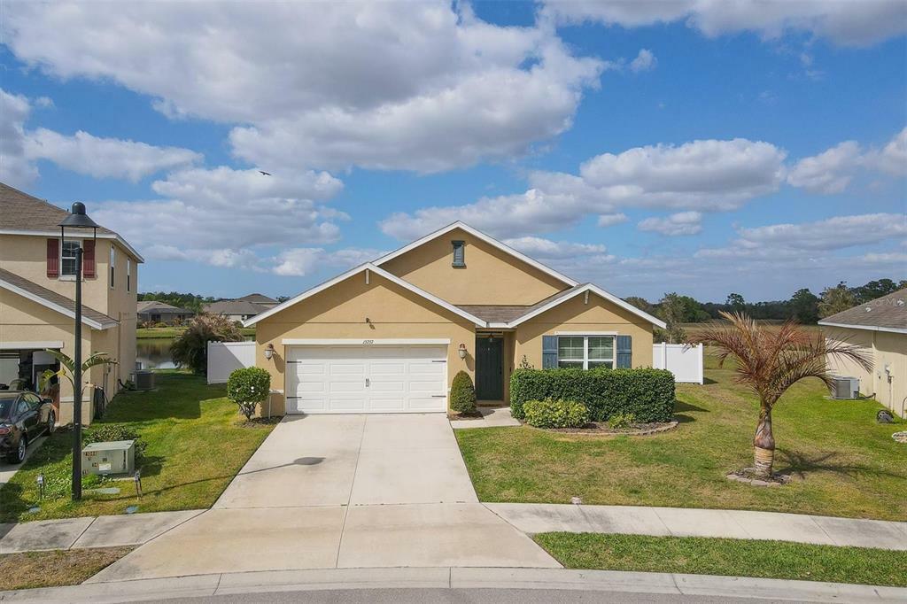 Property Photo: 15757 High Bell Place FL 34212