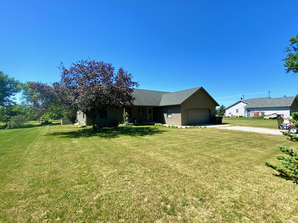 Property Photo:  W5683 Lakeshore Dr  WI 53121 