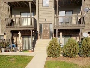 Property Photo:  1440 Stonebridge Circle J6  IL 60189 