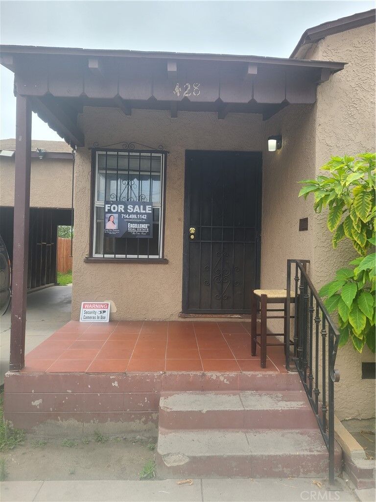 Property Photo:  428 E Oaks Street  CA 90221 