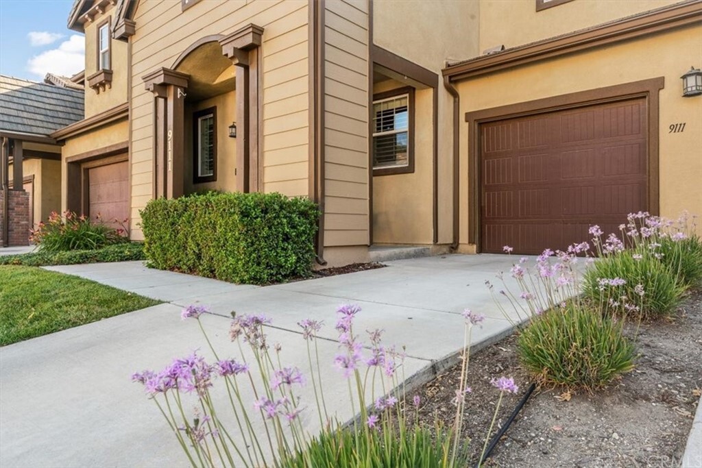 Property Photo:  9111 Arbol Del Rosal Way 178  CA 93422 
