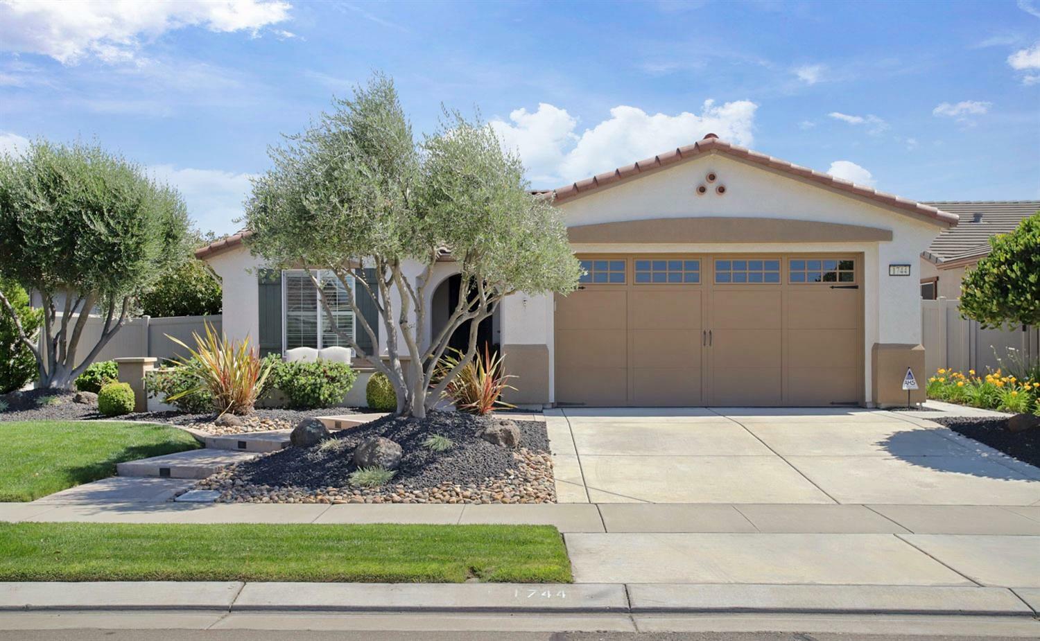 Property Photo: 1744 Hickory Creek Lane CA 95336
