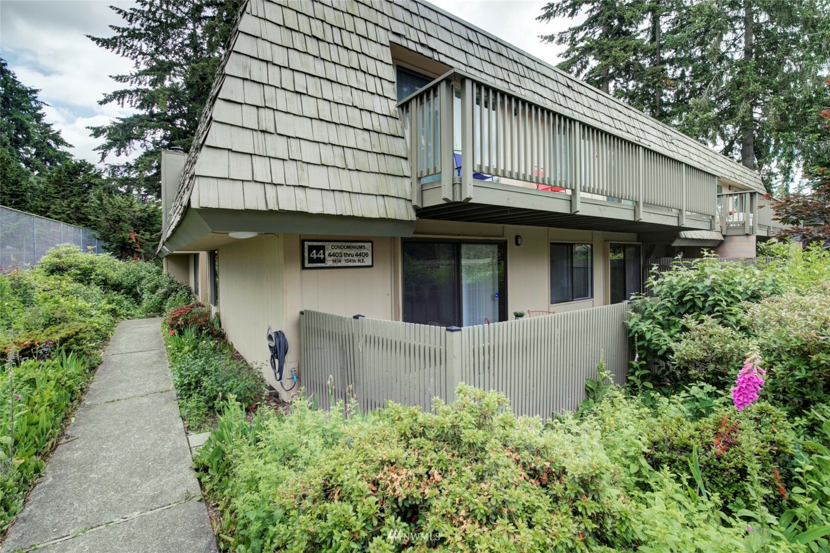 Property Photo:  1414 154th Avenue NE 4403  WA 98007 