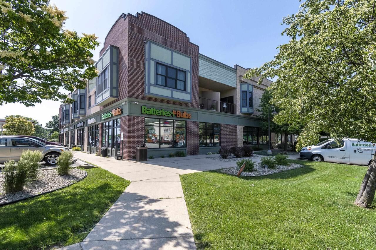 Property Photo:  115 East Broadway St 204  WI 53716 