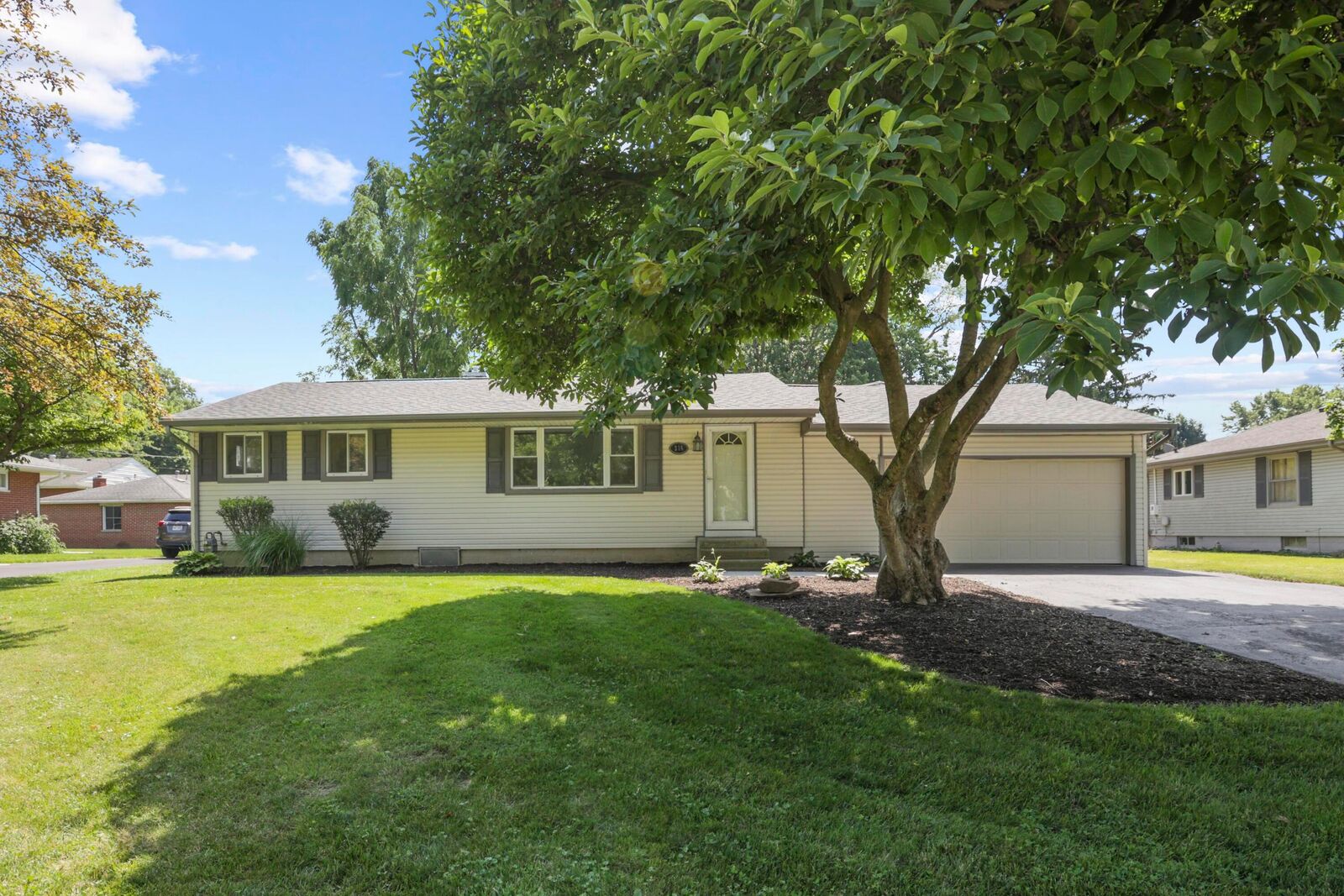 Property Photo:  314 Lesleh Avenue  OH 43125
