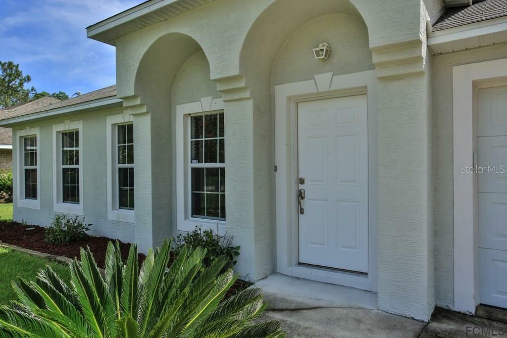 Property Photo: 17 Llacer Place FL 32164