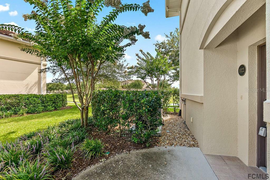 Property Photo: 190 Riverview Bend 1022 FL 32137