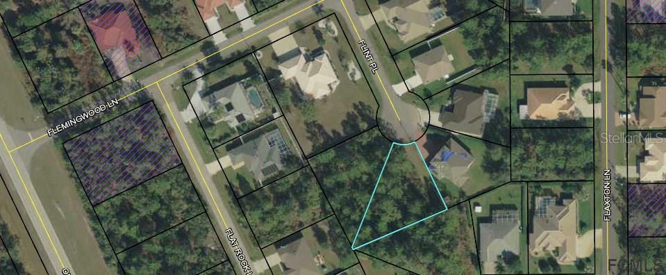 Property Photo: 8 Flint Place FL 32137