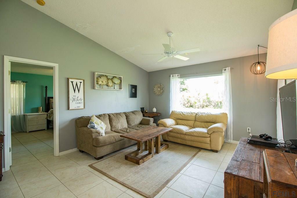 Property Photo: 4 Washton Place FL 32164