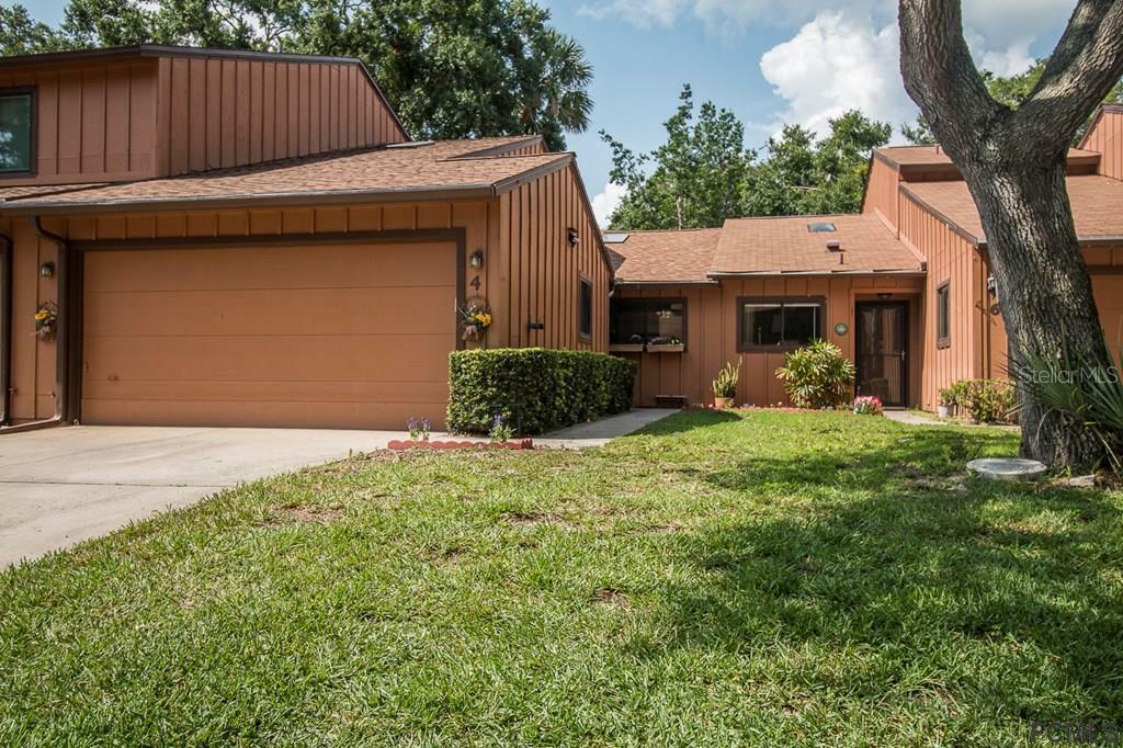 Property Photo: 4 Park Terrace Drive FL 32174