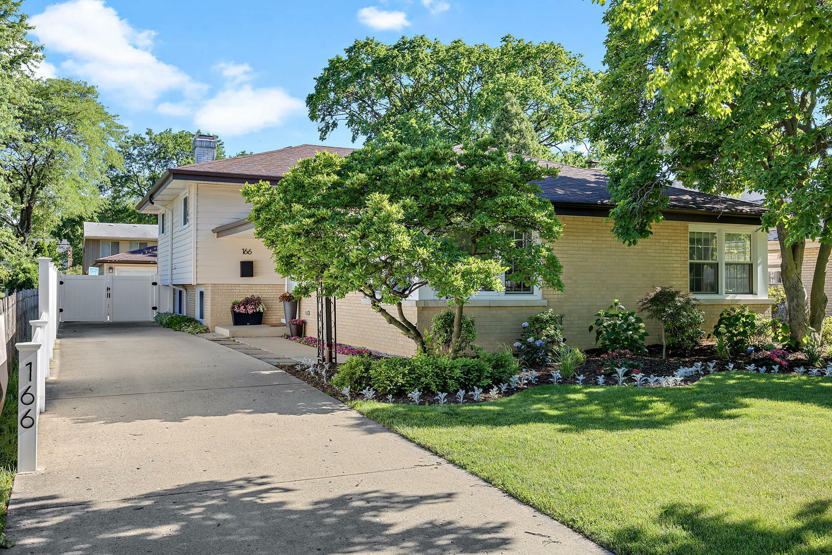 Property Photo: 166 E Quincy Street IL 60126