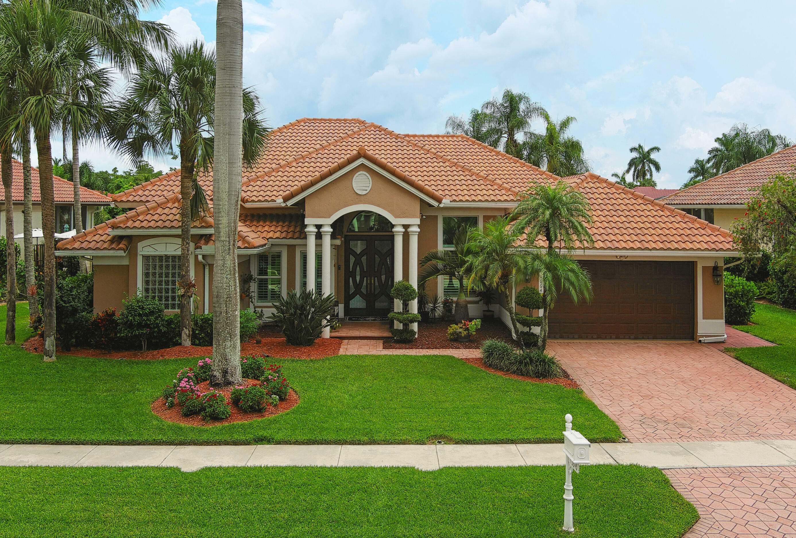 Property Photo: 10649 Maple Chase Drive FL 33498